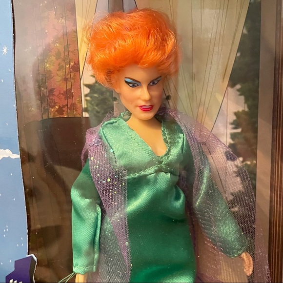SOLD! MEGO 2018 Bewitched 2 Figure Set 8" Endora & groovy Serena dolls - Picture 7 of 14